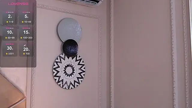 Snapshot of Nahomi_King chatting on December 5, 2025, 2:37 pm Nahomi King online show from December 5, 2025, 2:37 pm