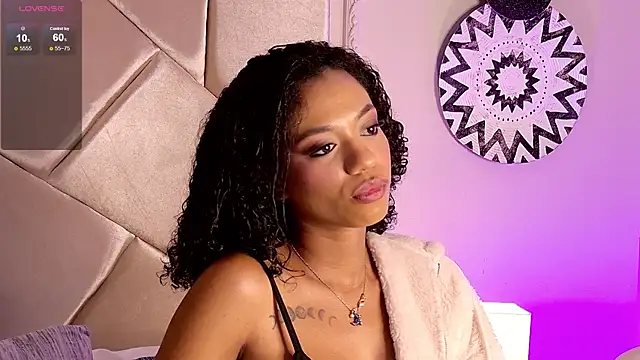 Snapshot of Nahomi_King chatting on February 19, 2026, 1:30 pm Nahomi King online show from February 19, 2026, 1:30 pm