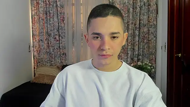 andeerr  online show from January 6, 2025, 2:47 pm