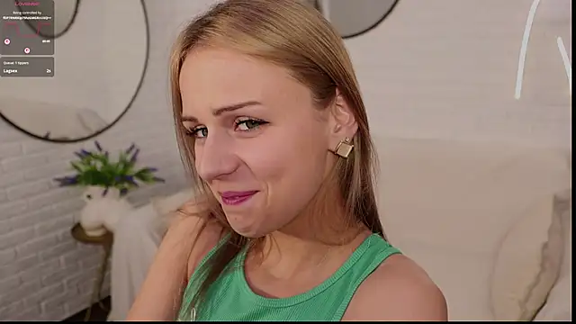 Snapshot of Wendy_D0ll chatting on September 13, 2025, 9:04 pm Wendy D0ll online show from September 13, 2025, 9:04 pm