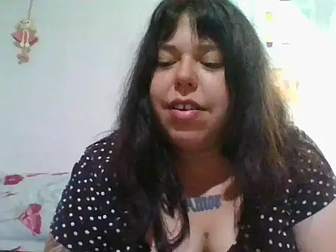 Snapshot of scarletttlove chatting on April 18, 2026, 1:19 am scarletttlove online show from April 18, 2026, 1:19 am