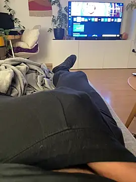 Snapshot of Banana_Boy chatting on February 24, 2025, 9:09 pm Banana Boy online show from February 24, 2025, 9:09 pm