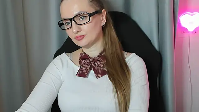 Snapshot of Viola_sweet chatting on April 30, 2026, 8:57 pm Viola sweet online show from April 30, 2026, 8:57 pm