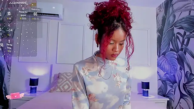 Snapshot of Aprillbrunette chatting on September 9, 2025, 2:43 am Aprillbrunette online show from September 9, 2025, 2:43 am