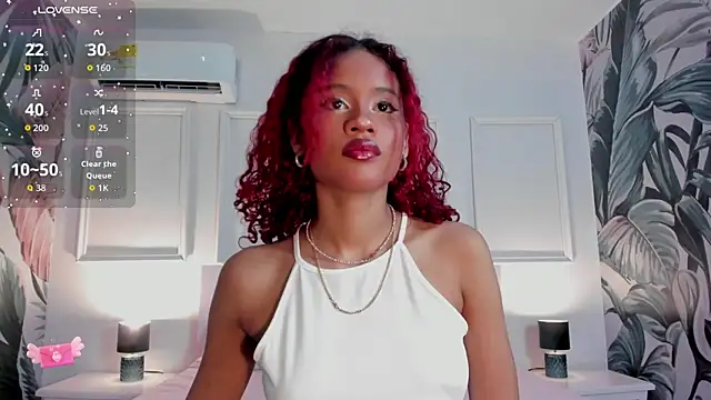 Snapshot of Aprillbrunette chatting on September 11, 2025, 2:22 am Aprillbrunette online show from September 11, 2025, 2:22 am