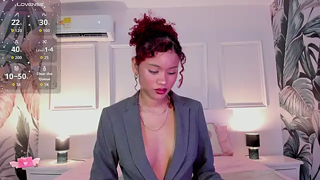 Snapshot of Aprillbrunette chatting on September 12, 2025, 2:44 am Aprillbrunette online show from September 12, 2025, 2:44 am