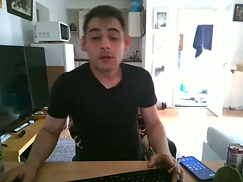 Snapshot of mihaimichael chatting on June 8, 2026, 8:04 am mihaimichael online show from June 8, 2026, 8:04 am