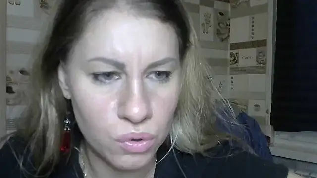 Snapshot of TherestlessKitty chatting on November 17, 2025, 6:39 am TherestlessKitty online show from November 17, 2025, 6:39 am