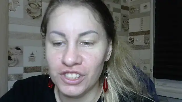 Snapshot of TherestlessKitty chatting on December 16, 2025, 10:25 pm TherestlessKitty online show from December 16, 2025, 10:25 pm