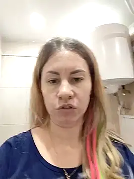 Snapshot of TherestlessKitty chatting on October 27, 2025, 11:05 pm TherestlessKitty online show from October 27, 2025, 11:05 pm