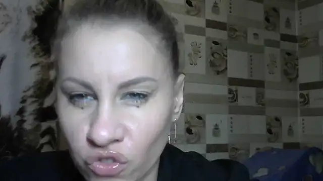 Snapshot of TherestlessKitty chatting on November 4, 2025, 10:13 pm TherestlessKitty online show from November 4, 2025, 10:13 pm