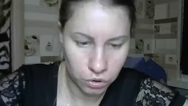 Snapshot of TherestlessKitty chatting on November 9, 2025, 10:25 pm TherestlessKitty online show from November 9, 2025, 10:25 pm