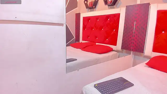 Karoll014 online show from December 19, 2025, 12:18 pm