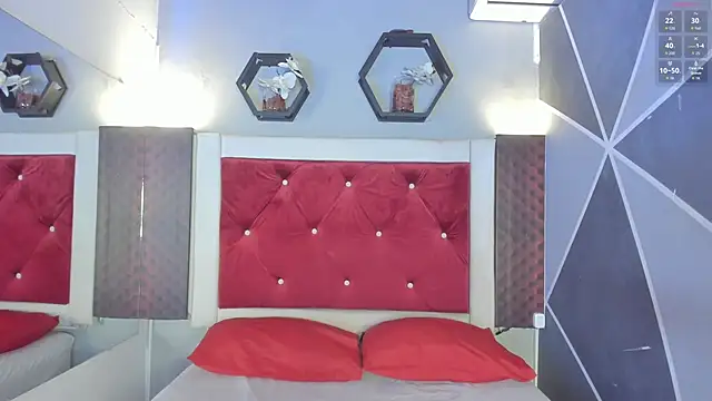 Snapshot of Karoll014 chatting on May 26, 2026, 12:14 pm Karoll014 online show from May 26, 2026, 12:14 pm