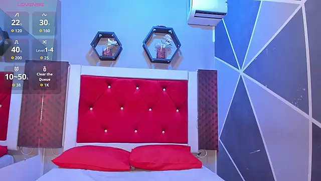 Snapshot of Karoll014 chatting on November 24, 2025, 12:16 pm Karoll014 online show from November 24, 2025, 12:16 pm