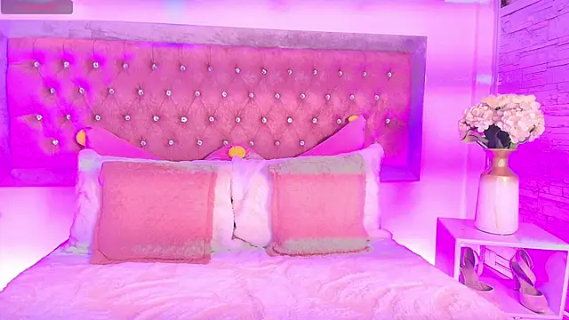 Snapshot of Tayzon_Foxxx chatting on January 7, 2026, 11:48 am Tayzon Foxxx online show from January 7, 2026, 11:48 am