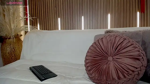 Tayzon Foxxx online show from April 17, 2026, 8:22 pm