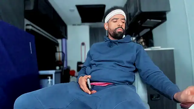 Snapshot of DirtyDrizzy chatting on February 13, 2026, 1:49 am DirtyDrizzy online show from February 13, 2026, 1:49 am