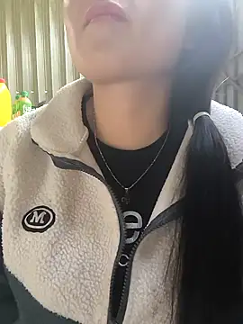 Snapshot of Sweetlove_77 chatting on November 16, 2025, 1:43 am Sweetlove 77 online show from November 16, 2025, 1:43 am