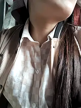 Snapshot of Sweetlove_77 chatting on March 21, 2025, 9:23 am Sweetlove 77 online show from March 21, 2025, 9:23 am