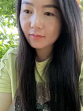 Snapshot of Sweetlove_77 chatting on October 13, 2025, 12:34 am Sweetlove 77 online show from October 13, 2025, 12:34 am