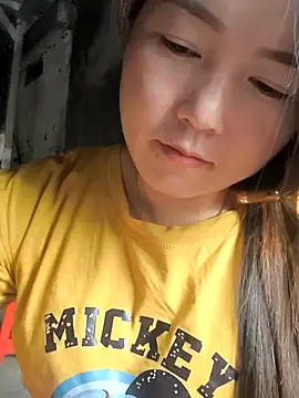 Snapshot of Sweetlove_77 chatting on March 19, 2025, 8:45 am Sweetlove 77 online show from March 19, 2025, 8:45 am