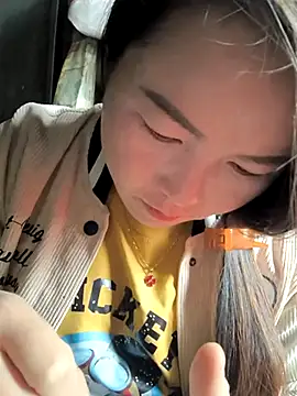 Snapshot of Sweetlove_77 chatting on March 20, 2025, 1:02 am Sweetlove 77 online show from March 20, 2025, 1:02 am