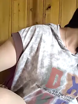 Snapshot of Sweetlove_77 chatting on October 2, 2025, 2:15 am Sweetlove 77 online show from October 2, 2025, 2:15 am