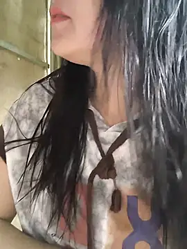 Snapshot of Sweetlove_77 chatting on October 26, 2025, 2:01 am Sweetlove 77 online show from October 26, 2025, 2:01 am