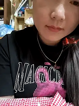 Snapshot of Sweetlove_77 chatting on September 19, 2025, 2:04 am Sweetlove 77 online show from September 19, 2025, 2:04 am