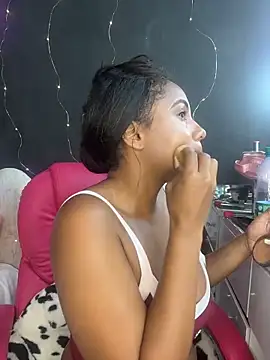 Snapshot of AlisonHoot69 chatting on October 27, 2025, 4:02 am AlisonHoot69 online show from October 27, 2025, 4:02 am