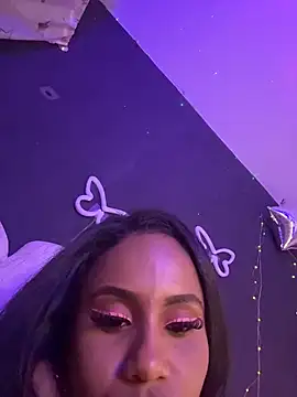 Snapshot of AlisonHoot69 chatting on November 24, 2025, 5:07 am AlisonHoot69 online show from November 24, 2025, 5:07 am