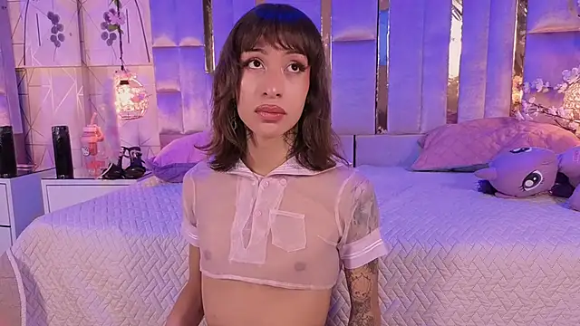 Snapshot of MadisonWood01 chatting on October 15, 2025, 6:54 am MadisonWood01 online show from October 15, 2025, 6:54 am