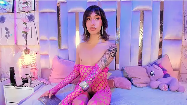 Snapshot of MadisonWood01 chatting on October 5, 2025, 5:53 am MadisonWood01 online show from October 5, 2025, 5:53 am