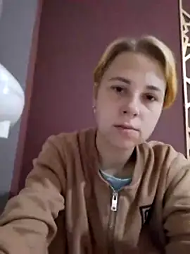 Snapshot of Gussie_Bridie chatting on May 10, 2026, 6:17 am Gussie Bridie online show from May 10, 2026, 6:17 am