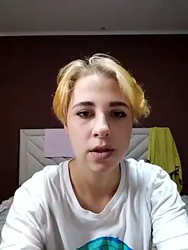 Snapshot of Gussie_Bridie chatting on May 3, 2026, 8:30 am Gussie Bridie online show from May 3, 2026, 8:30 am