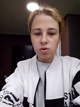 Snapshot of Gussie_Bridie chatting on April 23, 2026, 1:02 pm Gussie Bridie online show from April 23, 2026, 1:02 pm