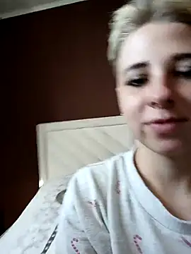Snapshot of Gussie_Bridie chatting on May 16, 2026, 10:58 am Gussie Bridie online show from May 16, 2026, 10:58 am