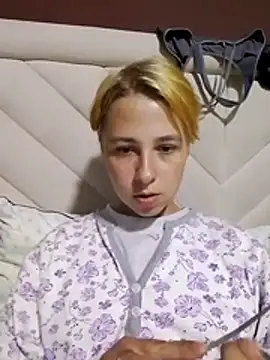 Snapshot of Gussie_Bridie chatting on April 11, 2026, 9:57 am Gussie Bridie online show from April 11, 2026, 9:57 am