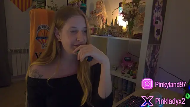 Pinkyladyxxx online show from March 8, 2026, 12:16 am