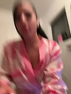 thatonelightskinn online show from March 11, 2025, 4:41 am