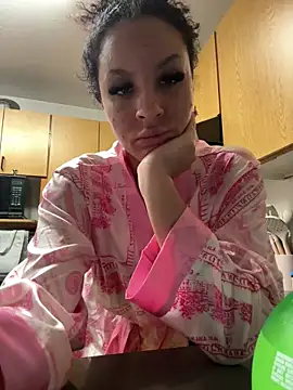 thatonelightskinn online show from February 21, 2025, 3:56 am