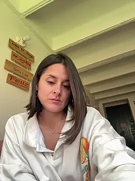 Snapshot of Alice_milf_ chatting on February 4, 2026, 3:40 pm Alice milf online show from February 4, 2026, 3:40 pm