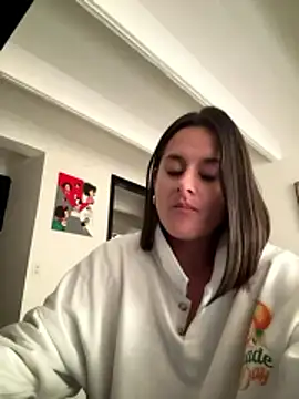 Snapshot of Alice_milf_ chatting on January 15, 2026, 4:32 pm Alice milf online show from January 15, 2026, 4:32 pm