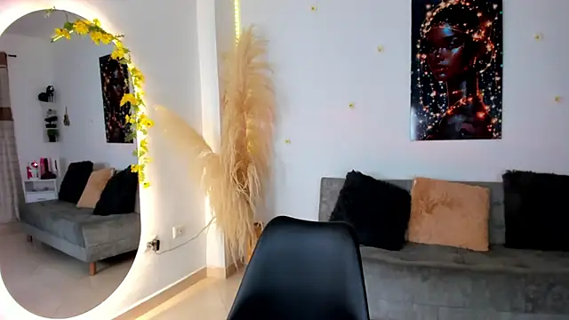 Snapshot of chantall_smith chatting on October 2, 2025, 1:36 pm chantall smith online show from October 2, 2025, 1:36 pm