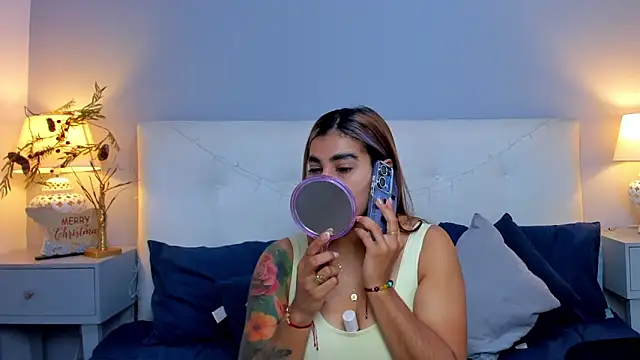 SaraaJhonsonn online show from November 22, 2025, 3:55 pm