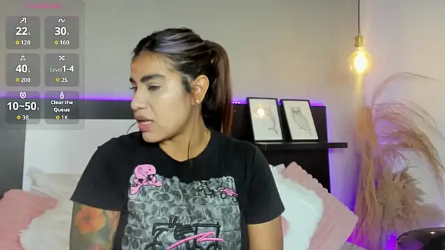 SaraaJhonsonn online show from March 15, 2026, 2:02 pm