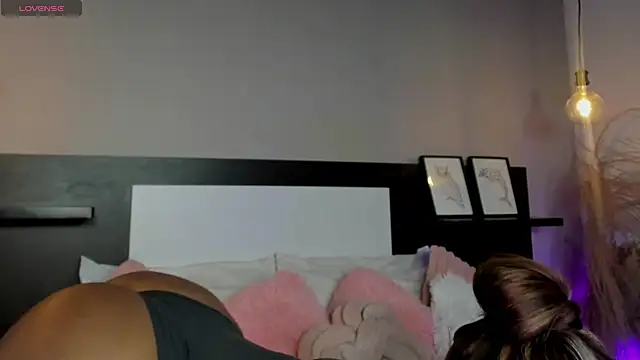 SaraaJhonsonn online show from February 6, 2026, 3:08 pm