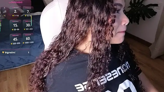 loly marce online show from November 11, 2025, 9:31 pm