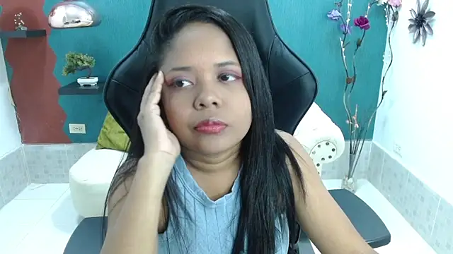 Snapshot of Melikasweetz chatting on February 28, 2025, 1:14 pm Melikasweetz online show from February 28, 2025, 1:14 pm